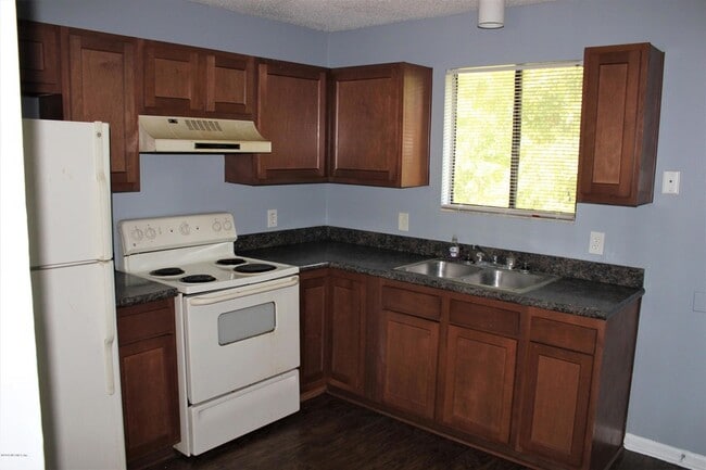 Photo - 5136 Westchase Ct