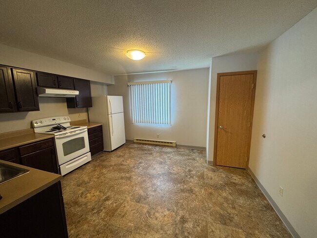 Kitchen - 1511 S Grand Plaza Dr Unit D