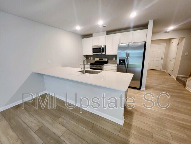 Photo - 810 Sandbach Rd