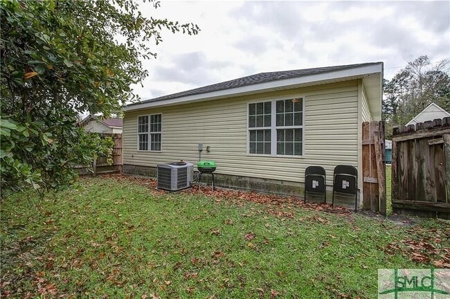 Photo - 1914B McLeod St