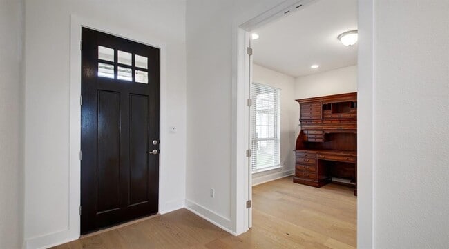 Photo - 213 Poole Ln