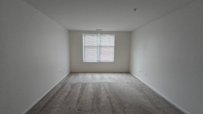 Cozy and comfortable bedroom - 125 N Euclid Ave Unit 204