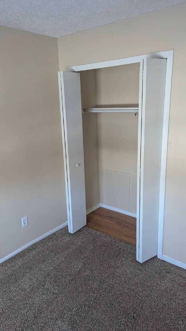 Photo - 721 Peachtree Pl