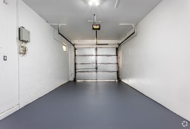 2BR, 2BA - 1,247SF