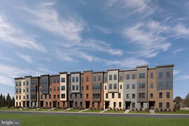 Photo - 21835 Express Ter