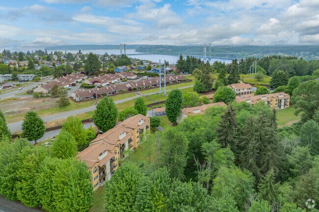 Lawn Courte Apartments