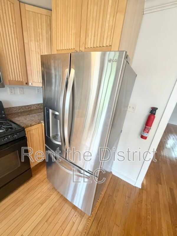 Photo - 1910 D St NE