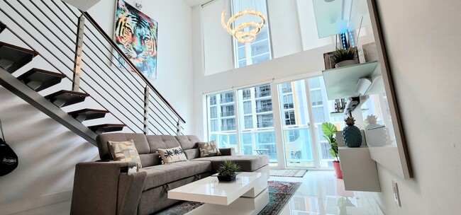 Photo - 41 SE 5th St Unit Apt 812