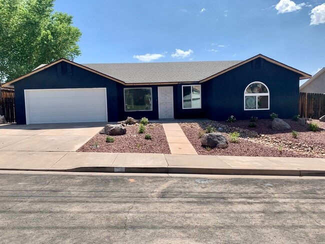 Four Bedroom Remodeled Home in Red Cliffs - Four Bedroom Remodeled Home in Red Cliffs