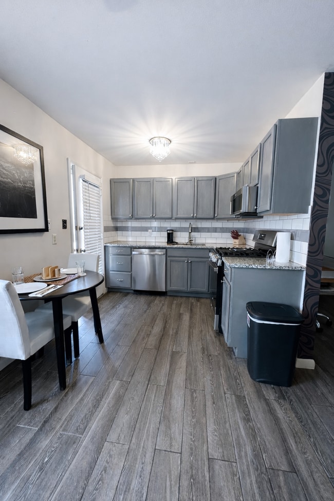 Photo - 1 Bed / 1 Bath – All Bills Paid, Washer & Dryer Included, Tile Floors, Pool & Prime Location!