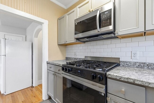 Photo - 1690 N Main St Unidad 3