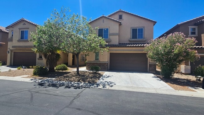 Building Photo - Spacious 4 Bedroom Home with Open Layout & Stunning Backyard