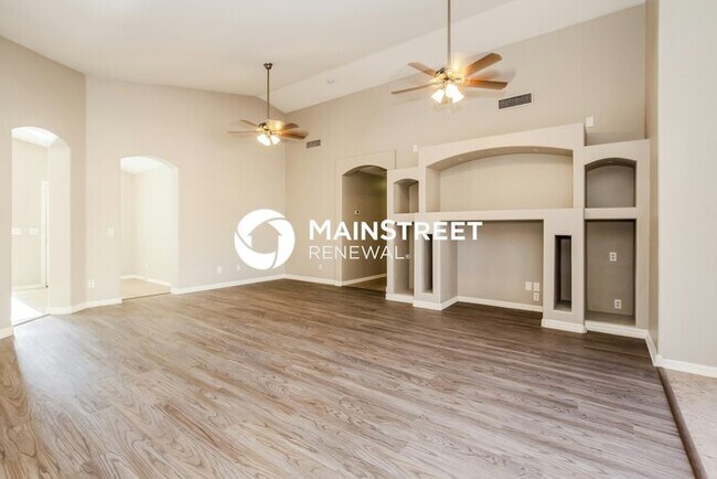 Photo - 3 Bedroom Pet-Friendly Home in Phoenix, AZ with Main Street Renewal