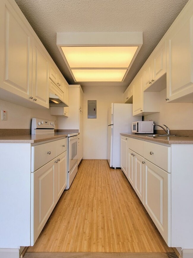 Photo - Avaliable now : A 2 Bedroom, 1 bathroom with 2 assigned parking stalls at Royal Palm in Waipio