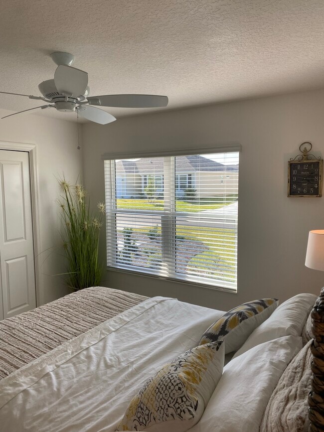 Photo - 1395 Guillermina Loop