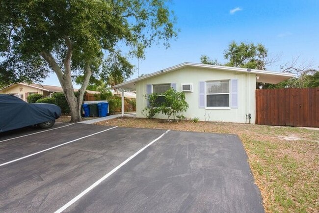 Photo - Location! Charming 2/1 near Downtown Dunedin