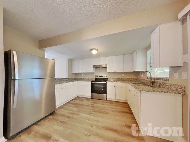 Photo - 4930 44th Ave N