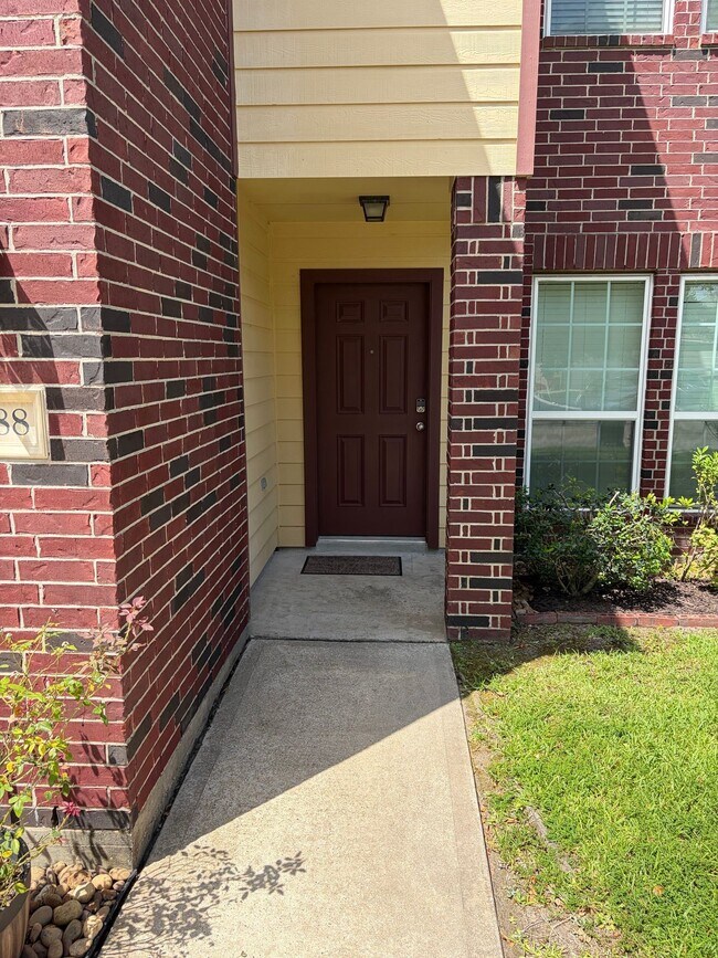 Photo - 2588 Hallmark Oak St