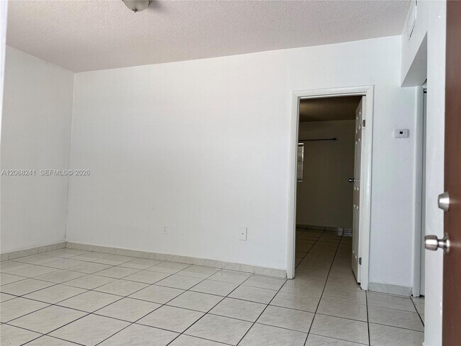 Photo - 1735 NE 164th St Unit E104