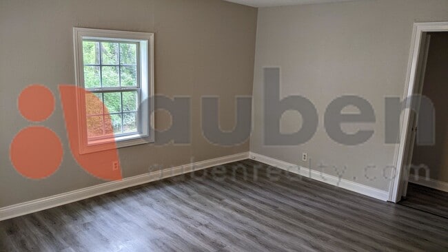 110 Hogan Rd