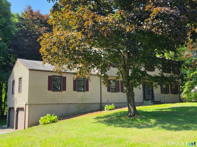 Photo - 8 Squire Ln