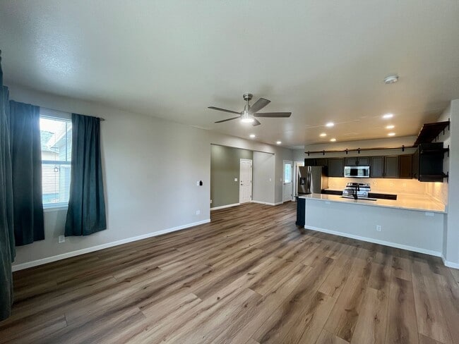 Photo - 350 Naples St