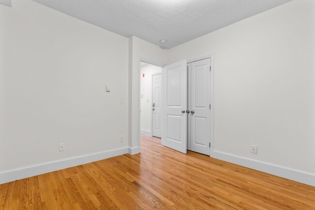 754 Huntington Ave Unit 3