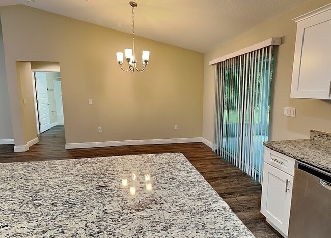 Photo - 904 W Rum Pl