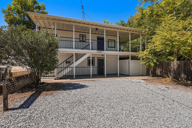 1216 Trinity St Unit A
