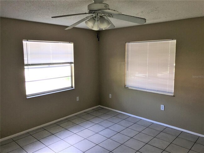 Photo - 3115 35th Ave W