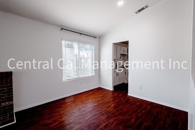 Photo - 4 Bedroom/2 Bath Home in Desired Riverlakes Community - $2495 per month!