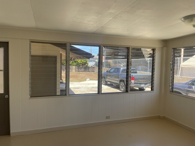 Photo - 1828 Kaohu St