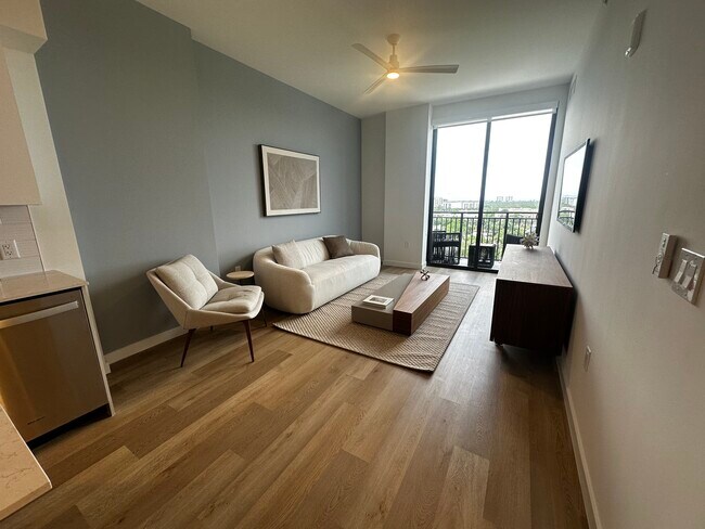 Photo - 134 SE 2nd Ave Unidad A2