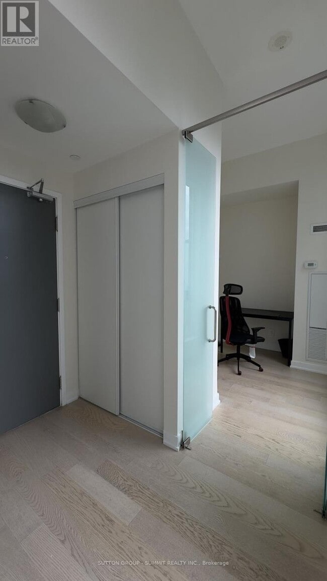 Photo - 17 Dundonald St Unit 1704