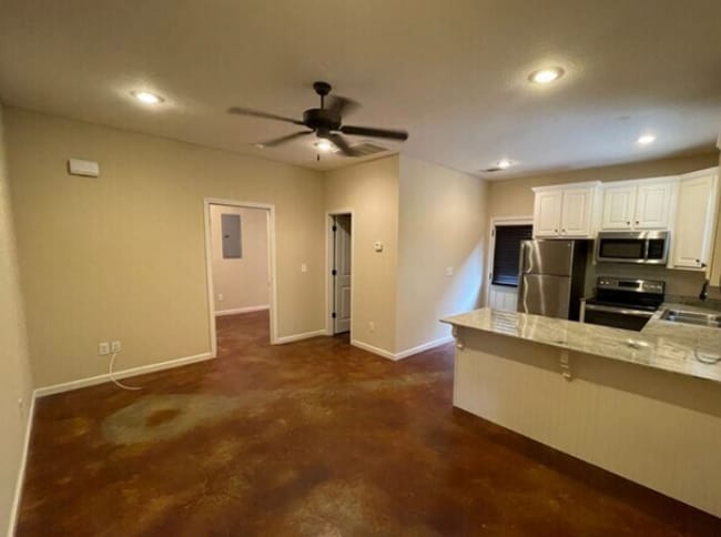 Building Photo - 1 BD/ 1 BA Rental