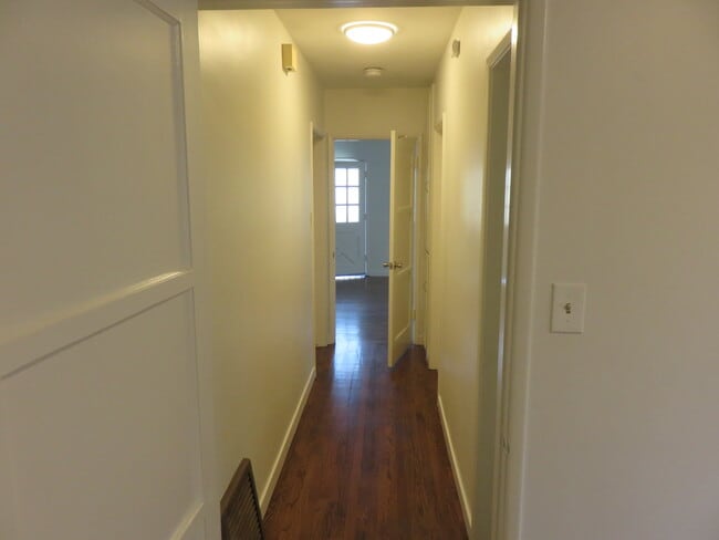 Photo - 828 W Glenoaks Blvd Unit 828