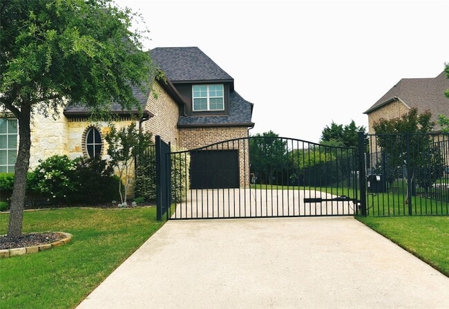 200 Montrose Ln