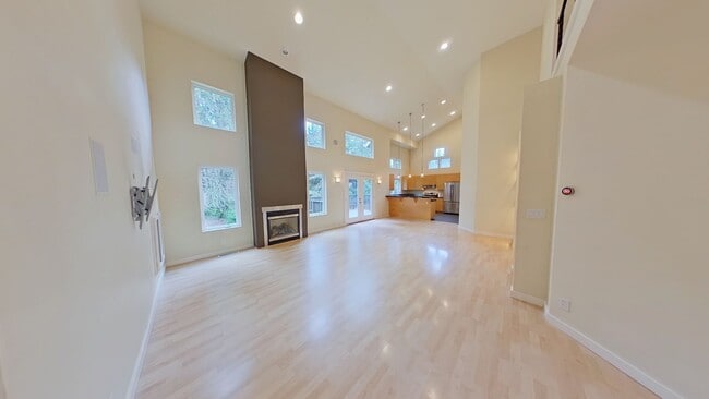 Photo - South Eugene Modern Home