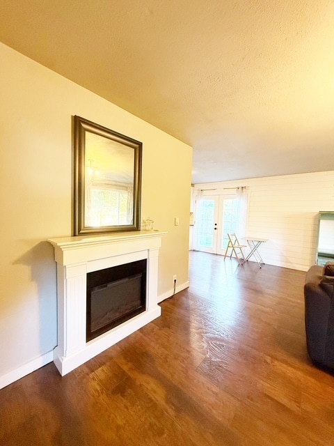 Photo - 144 Broad St W