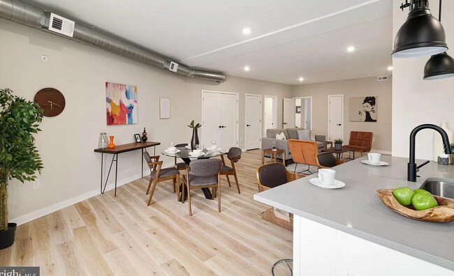 Photo - 3712 Midvale Ave Unit 2