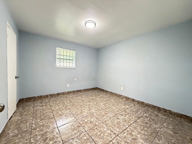 Photo - 5503 Bertellis Ln