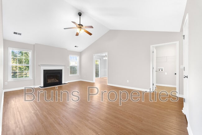 Photo - 5611 Sycamore Glen Rd