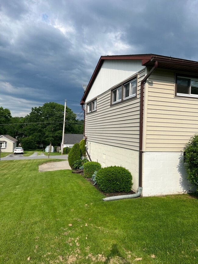 Photo - 3 Bed / 1 Bath Single-Family Home – Richland School District
