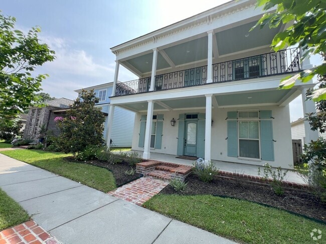 Building Photo - Stunning 4 bedroom, 3 bathroom 2 story hom... Rental