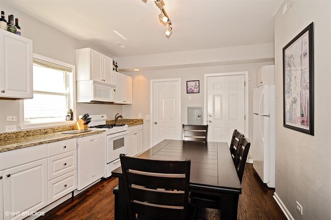 Kitchen - 1742 W Julian St Unit 2