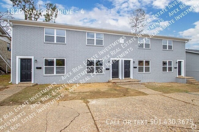 Building Photo - 1820 Sanford Dr Unit 4 Rental