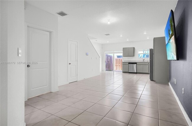 Photo - 149 NE 3rd St