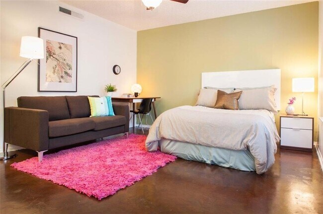 Photo - 808 Winflo Dr Unit 206