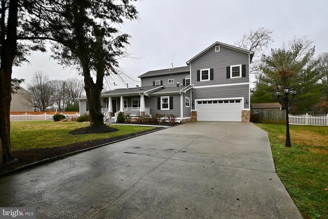 Building Photo - 8018 Fordson Rd