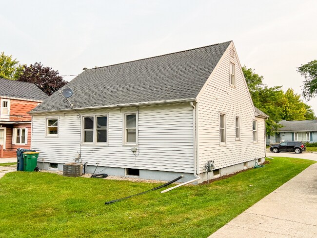 Photo - 318 E Johnson St